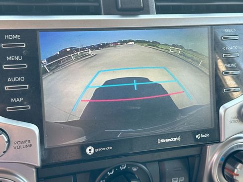 Used 2022 Toyota 4Runner SR5 Premium image 17