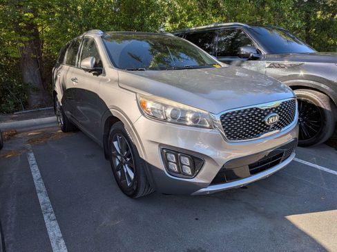 Used 2017 Kia Sorento SX FWD image 1