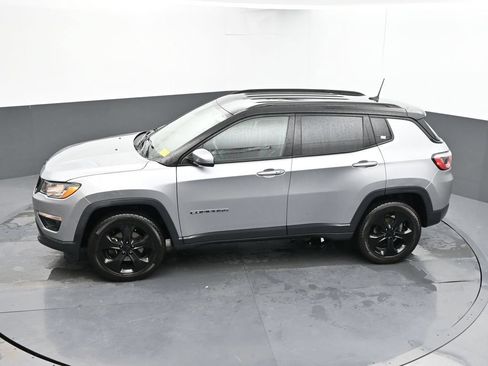 Used 2019 Jeep Compass Latitude AWD/4WD image 17