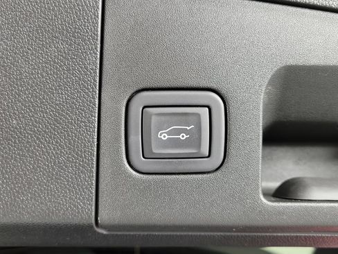 Certified 2023 Cadillac XT4 Premium Luxury AWD/4WD image 10