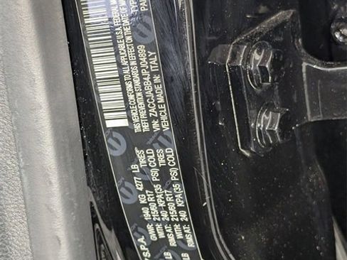 Used 2018 Jeep Renegade Latitude w/ UConnect 8.4 Nav Group image 35