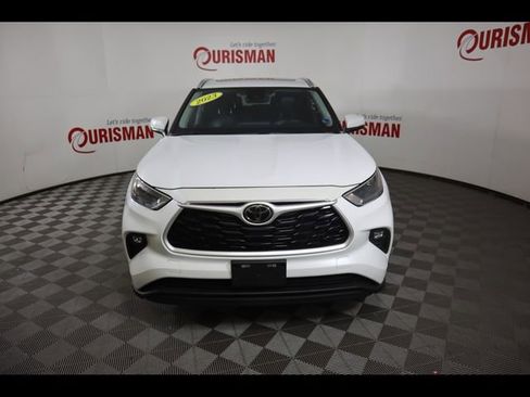 Used 2023 Toyota Highlander XLE FWD image 12