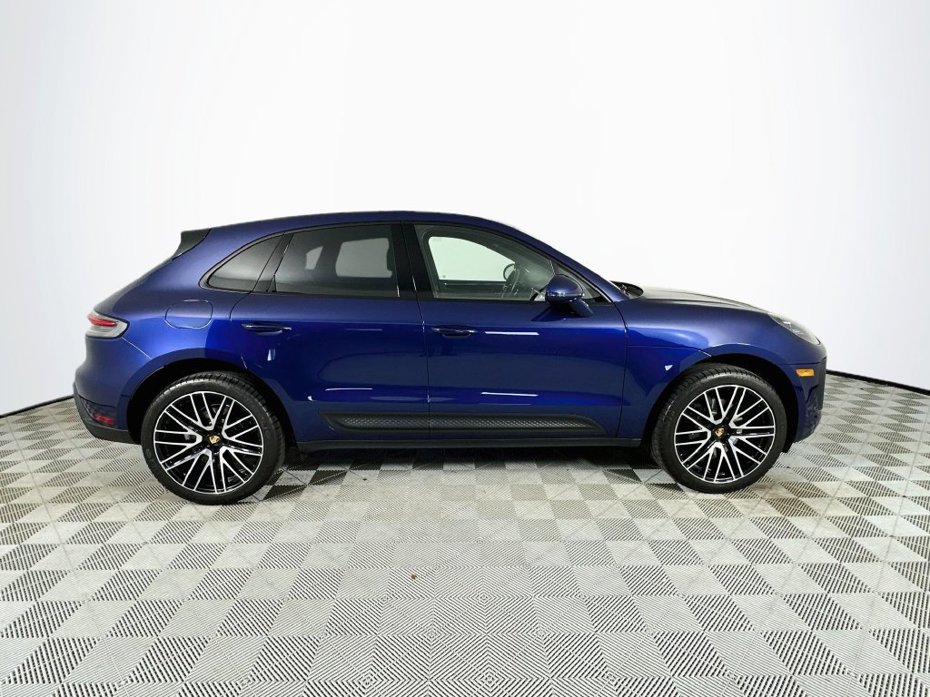 Used 2023 Porsche Macan AWD/4WD image 8