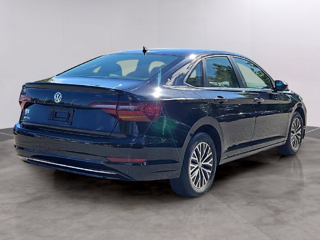Used 2019 Volkswagen Jetta SE w/ Cold Weather Package FWD image 4