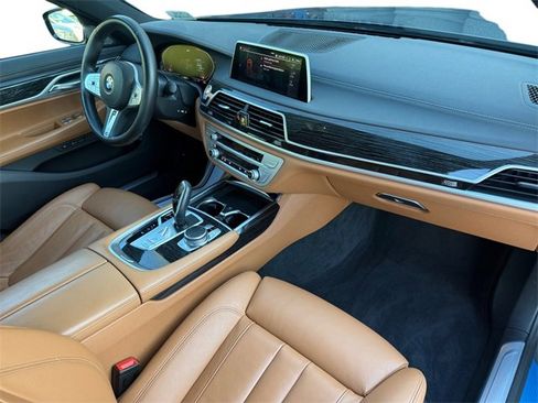 Used 2022 BMW 740i 740i w/ M Sport Package image 25