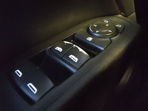 Used 2019 Chevrolet Equinox LT image 27