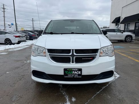 Used 2019 Dodge Grand Caravan SE image 4