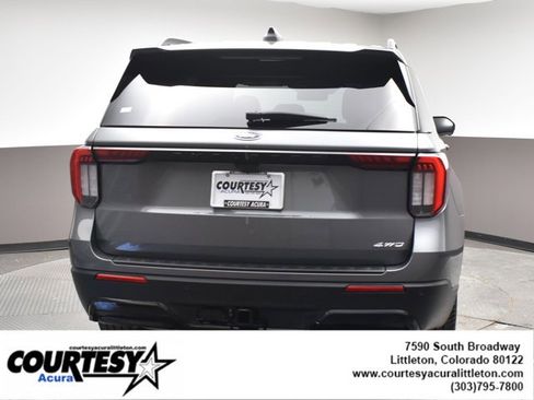 Used 2025 Ford Explorer ST-Line w/ Premium Package image 5