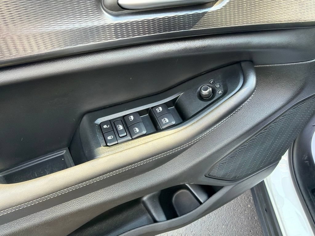 Certified 2025 Jeep Grand Cherokee Altitude AWD/4WD image 23