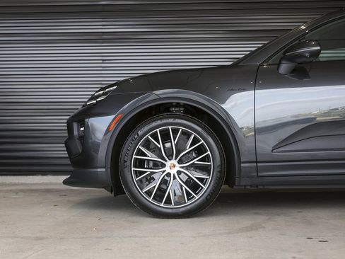 New 2026 Porsche Macan Electric RWD image 10