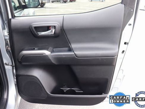 Used 2023 Toyota Tacoma TRD Off-Road w/ Technology Package image 17