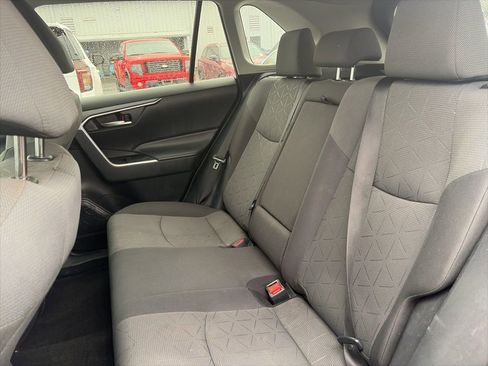 Used 2020 Toyota RAV4 XLE w/ Convenience Package image 11