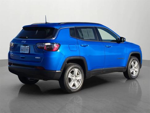 Used 2022 Jeep Compass Latitude image 5