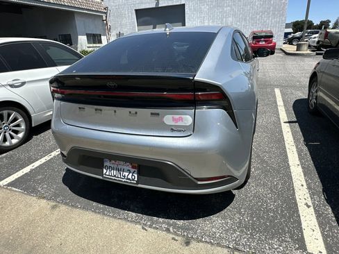 Used 2024 Toyota Prius LE FWD image 6