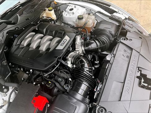Used 2025 Ford Mustang GT Premium RWD image 43
