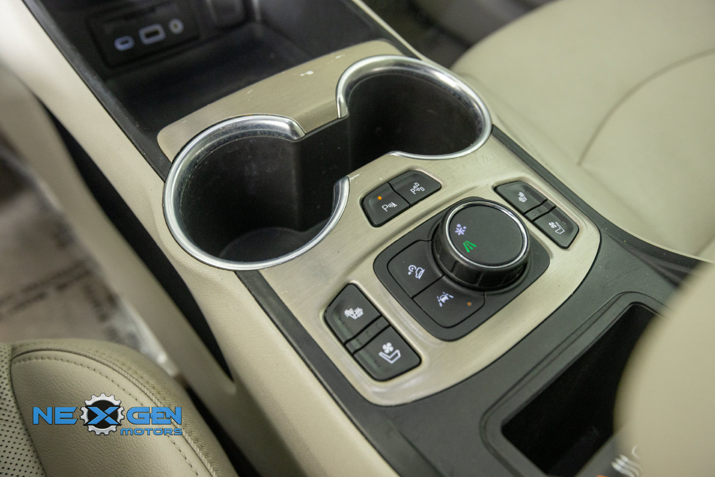 Used 2018 GMC Terrain Denali w/ Advanced Safety Package FWD image 25