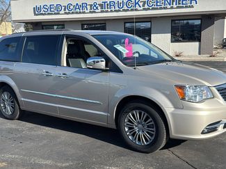 Used 2016 Chrysler Town & Country Touring-L w/ Driver Convenience Group video 1