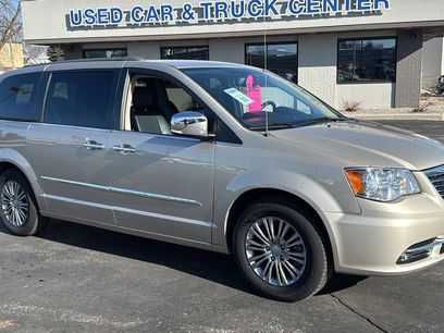 Used 2016 Chrysler Town & Country Touring-L w/ Driver Convenience Group