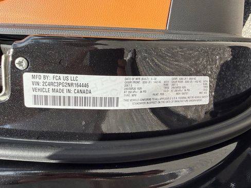 Used 2022 Chrysler Pacifica Pinnacle image 38