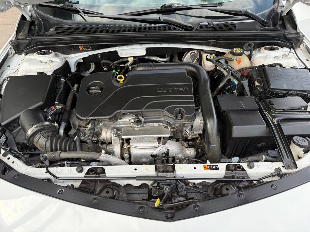 Used 2022 Chevrolet Malibu LT FWD image 12