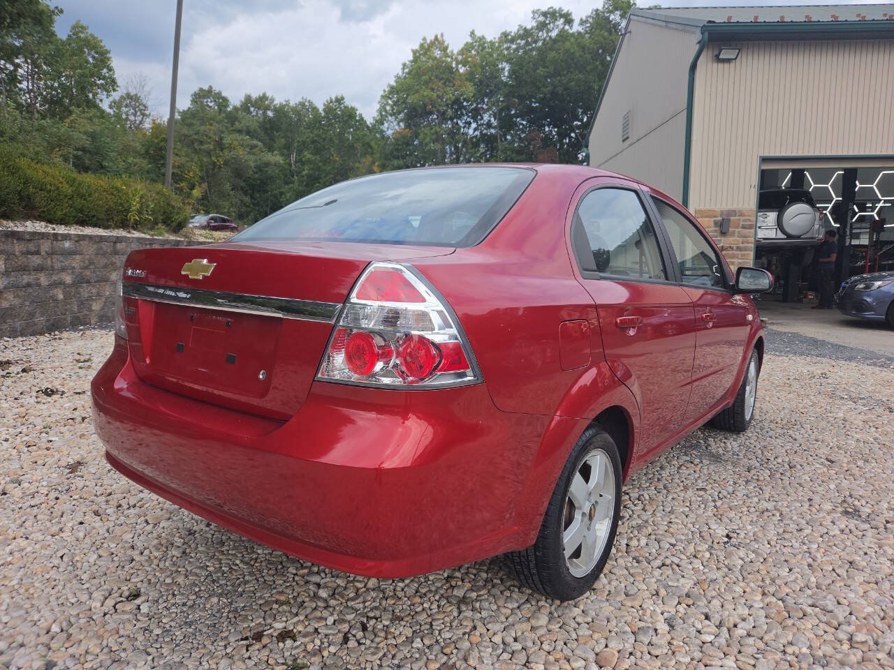 Used 2007 Chevrolet Aveo LT FWD image 7