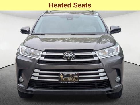 Used 2017 Toyota Highlander XLE AWD/4WD image 10