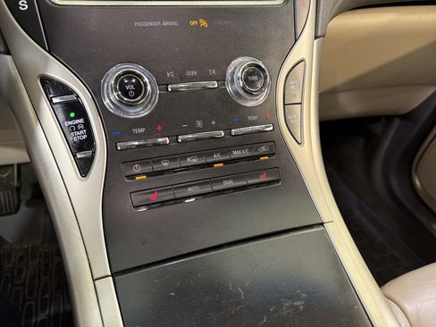 Used 2020 Lincoln Nautilus FWD w/ Equipment Group 101A image 19