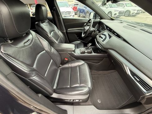 Used 2023 Cadillac XT4 Premium Luxury image 15