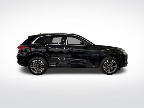 Certified 2025 Audi Q5 Premium w/ Convenience Package AWD/4WD image 6