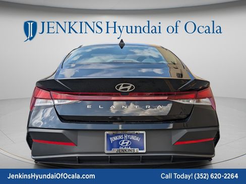 New 2026 Hyundai Elantra SE image 5