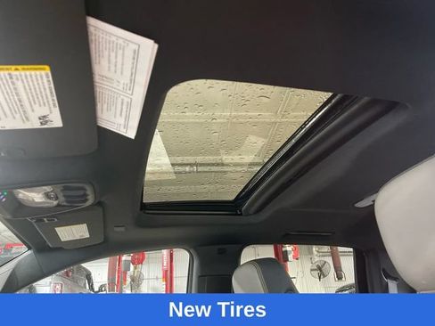 Used 2024 Chevrolet Colorado ZR2 w/ ZR2 Convenience Package III AWD/4WD image 23