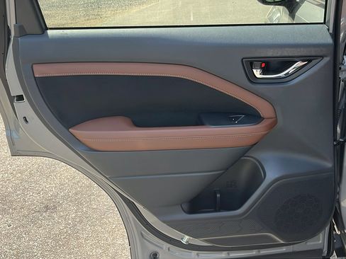Certified 2025 Subaru Forester Touring AWD/4WD image 22