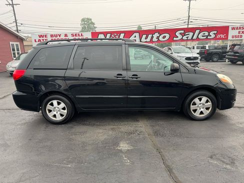 Used 2010 Toyota Sienna LE w/ Towing Prep Pkg FWD image 4