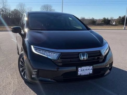 Used 2023 Honda Odyssey EX-L image 3