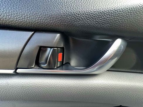 Used 2019 Honda Accord LX image 25