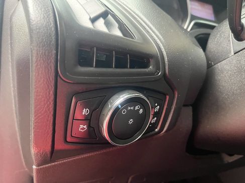 Used 2014 Ford Focus SE w/ SE Sport Package image 24