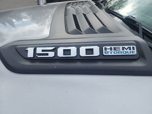 Used 2022 RAM 1500 Laramie AWD/4WD image 5
