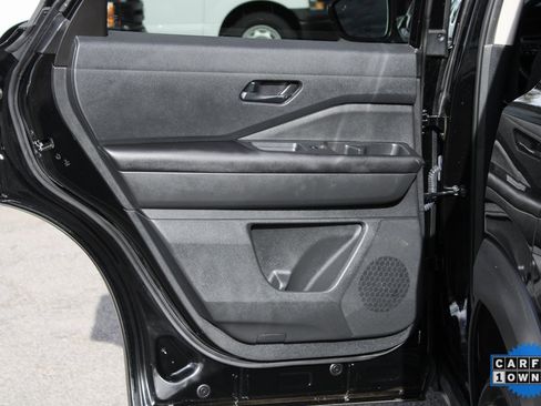 Used 2024 Nissan Pathfinder S image 36