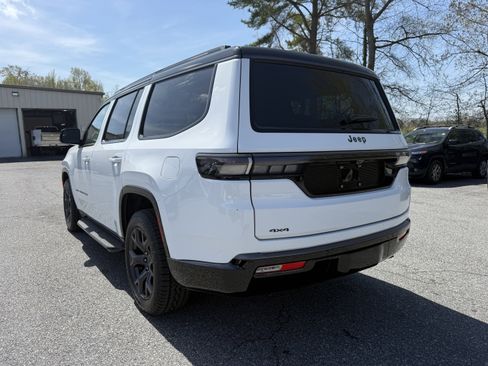 New 2026 Jeep Grand Wagoneer 4WD image 5