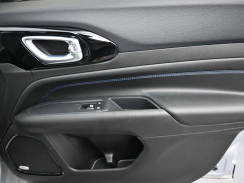 New 2025 Jeep Compass Limited w/ High Altitude Package image 25