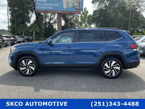 Used 2025 Volkswagen Atlas SE AWD/4WD image 2