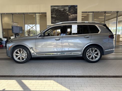 Used 2024 BMW X7 xDrive40i w/ Premium Package image 8