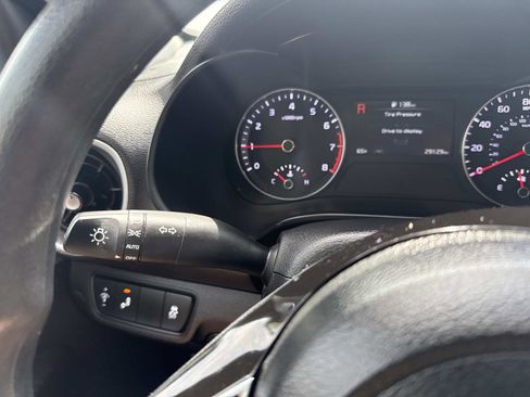 Used 2023 Kia Forte LXS w/ LXS Technology Package FWD image 29