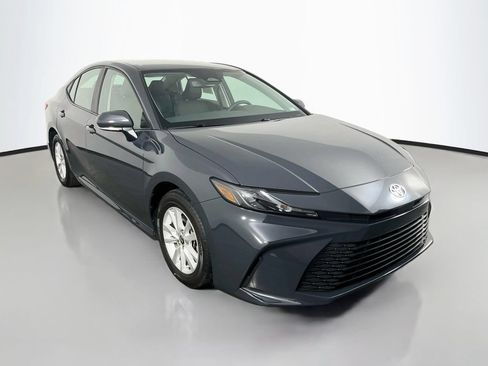 Used 2025 Toyota Camry LE FWD image 4