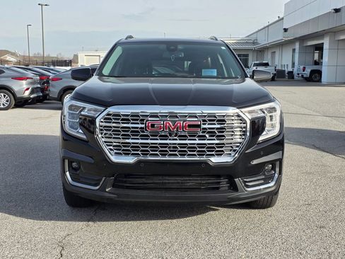 Used 2022 GMC Terrain AT4 w/ Infotainment Package II image 2