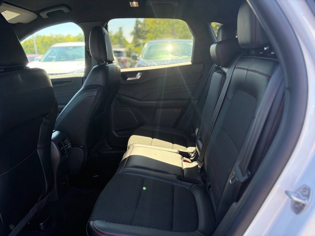 Used 2025 Ford Escape ST-Line w/ Tech Pack #1 AWD/4WD image 12