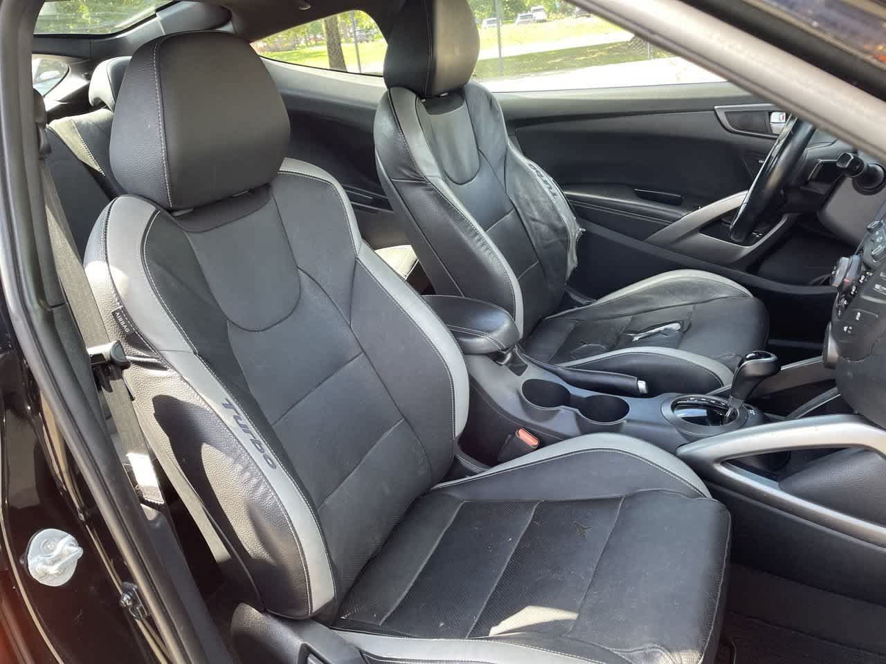 Used 2016 Hyundai Veloster Turbo FWD image 14