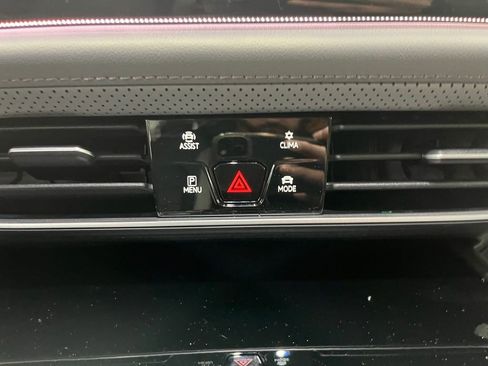 New 2026 Volkswagen Atlas Peak Edition image 15