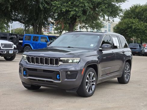 Certified 2022 Jeep Grand Cherokee Overland AWD/4WD image 3