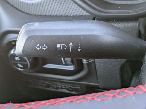 Used 2024 Jeep Gladiator Rubicon w/ Technology Group image 31